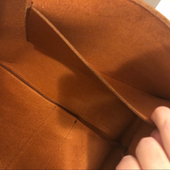 💖 BRAND NEW Vince Camuto Luck Pebble vegan leather bag! Brown with black stripe - Picture 6 of 8